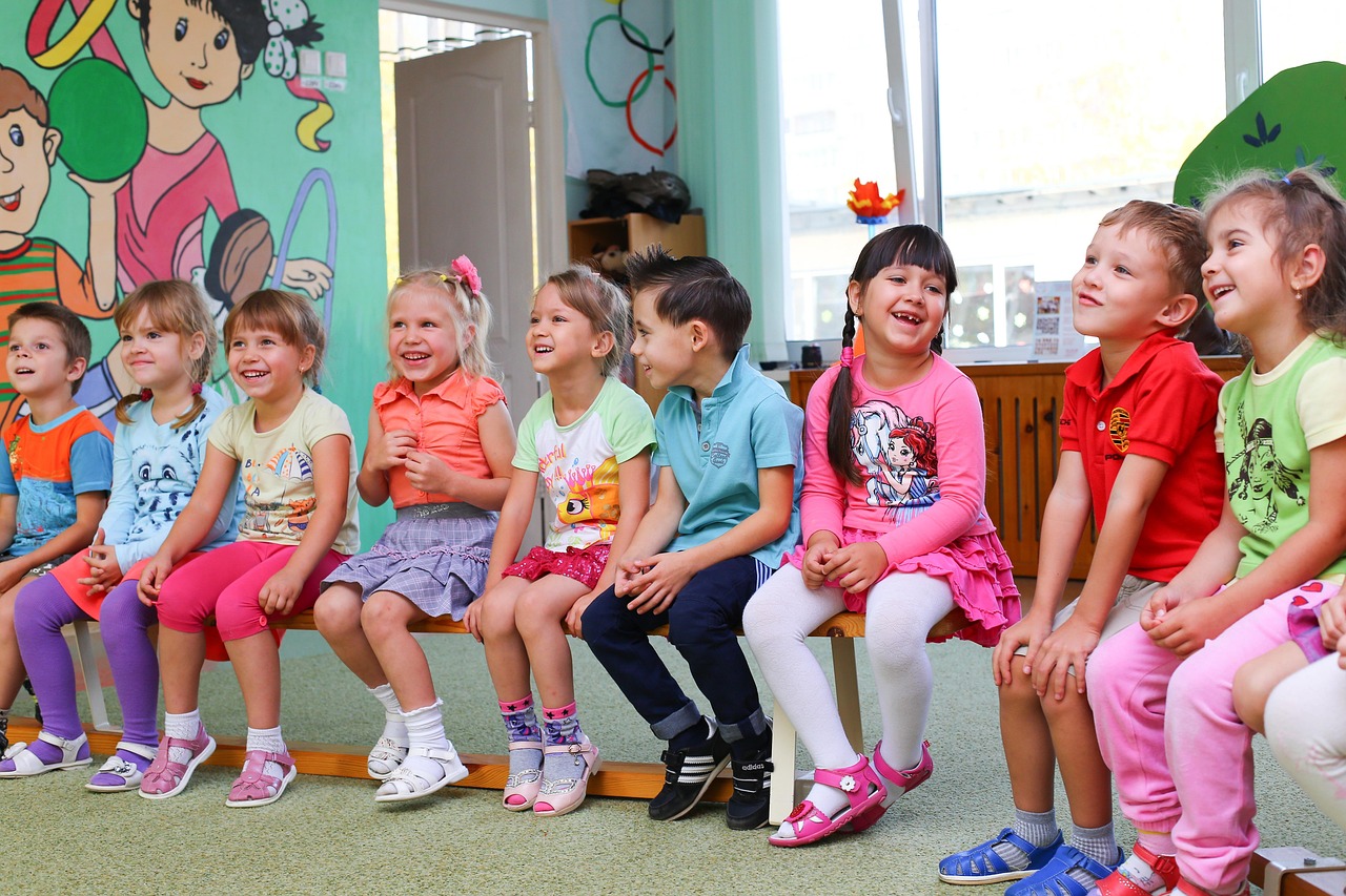 KINDER & GOTTESDIENST
